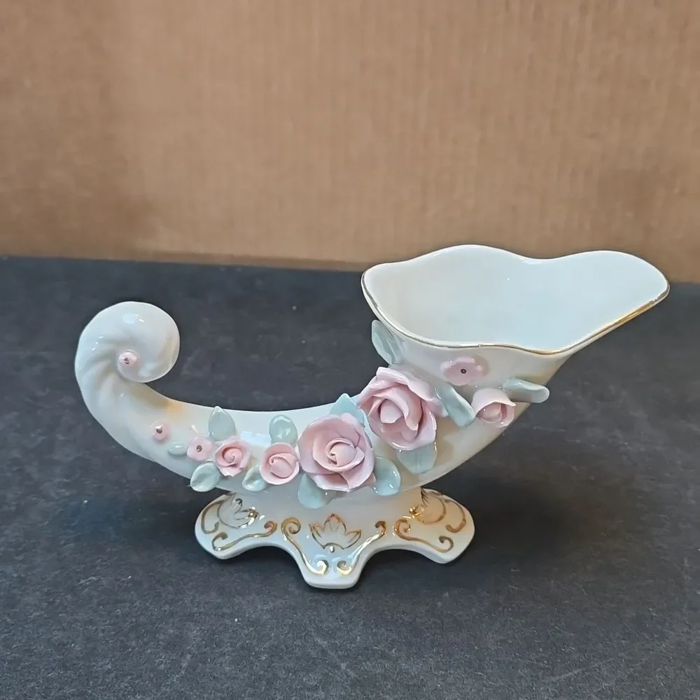 LEFTON HAND painted Cornucopias Pair of Horn Vase Japan
